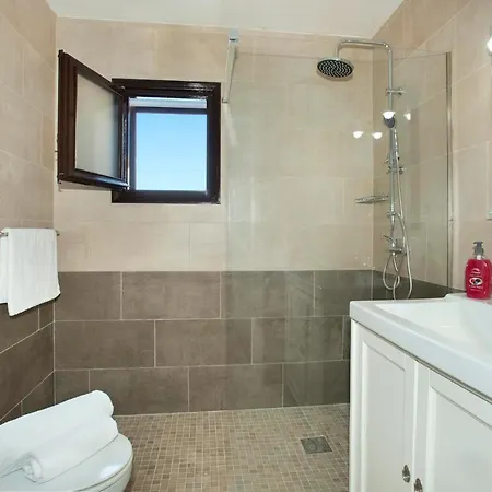 San Jaime Mediterraneo Sleeps 8 With Pool *